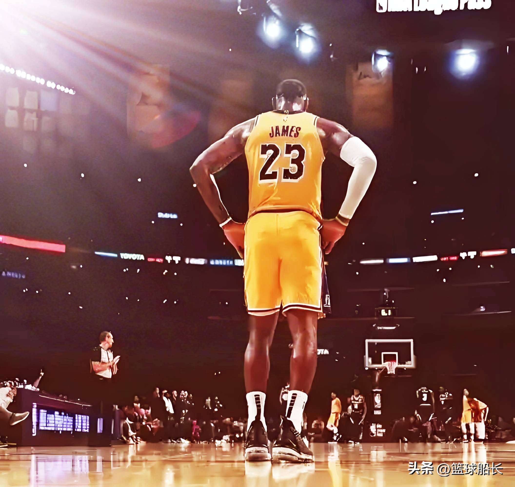 NBA季后赛詹姆斯状况神秘,球队仍等待其回归的简单介绍 NBA季后赛詹姆斯状况神秘,球队仍等待其回归的简单介绍