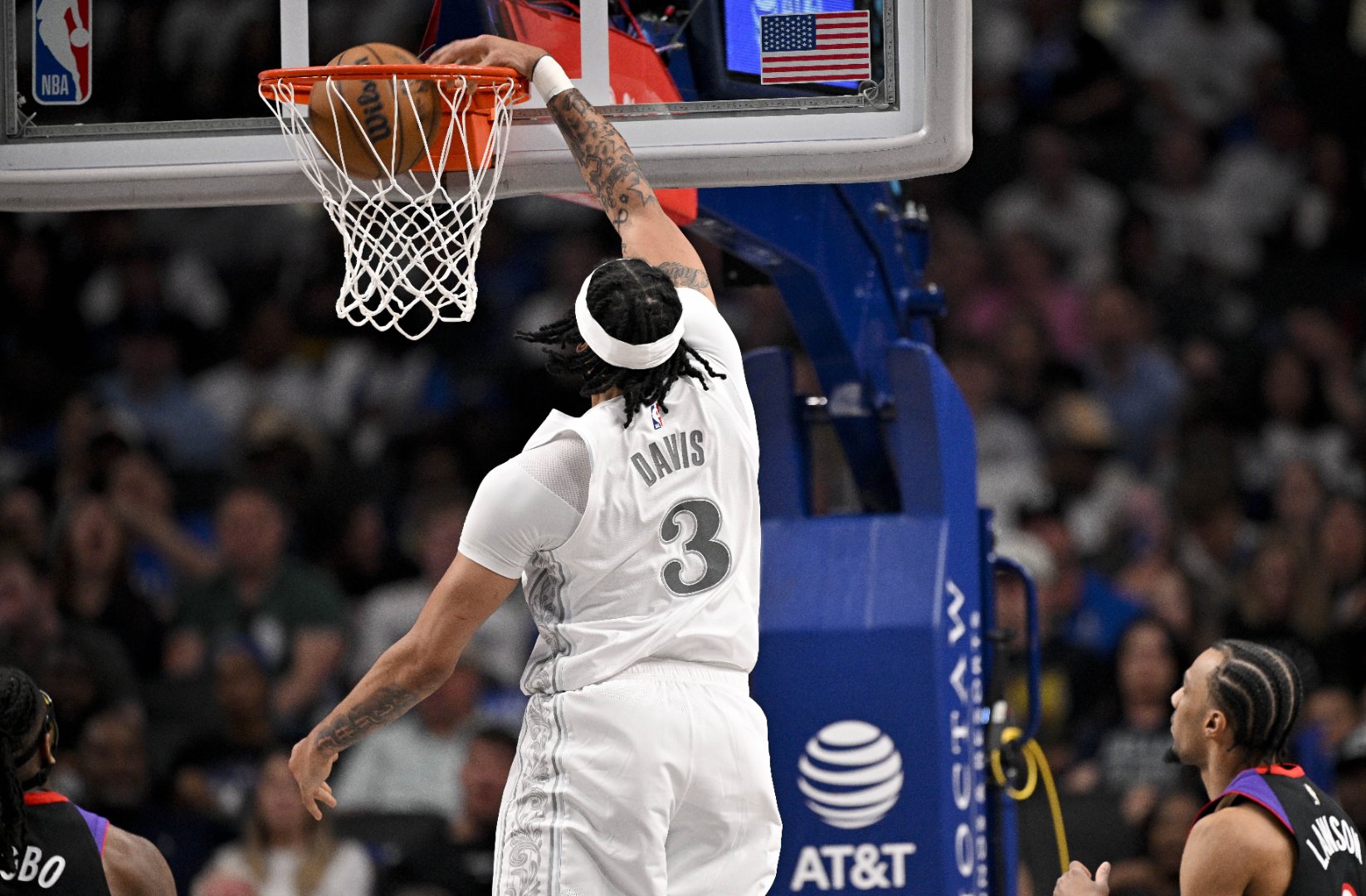 关于独行侠力克火箭,浓眉统治全场的信息 关于独行侠力克火箭,浓眉统治全场的信息