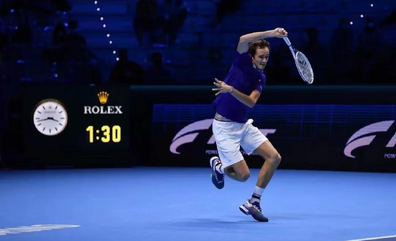 西班牙网球队强势澳大利亚网球队，梅德韦杰夫关键制胜的简单介绍