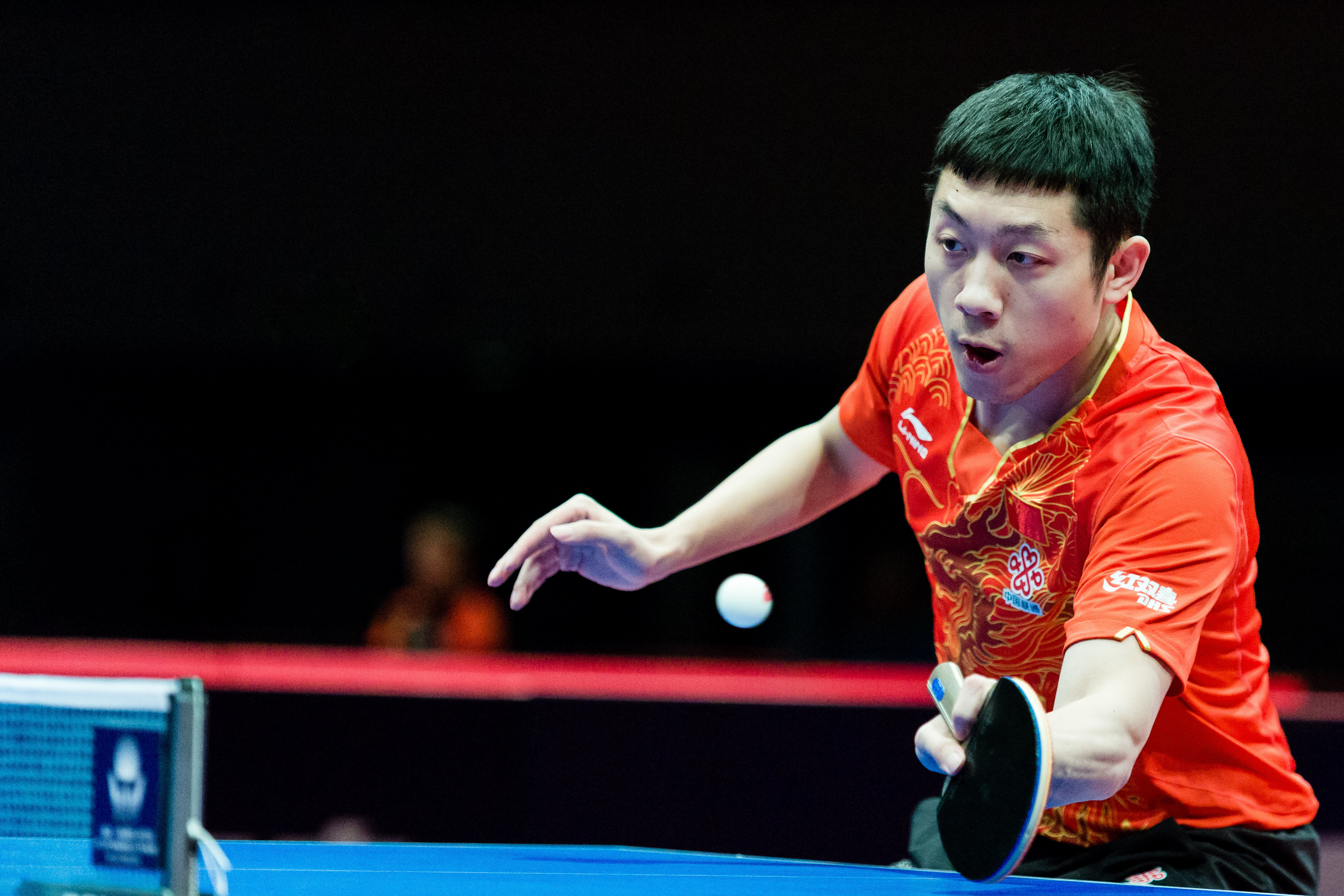 波兰乒乓球队险胜中国乒乓球队，许昕制霸全场