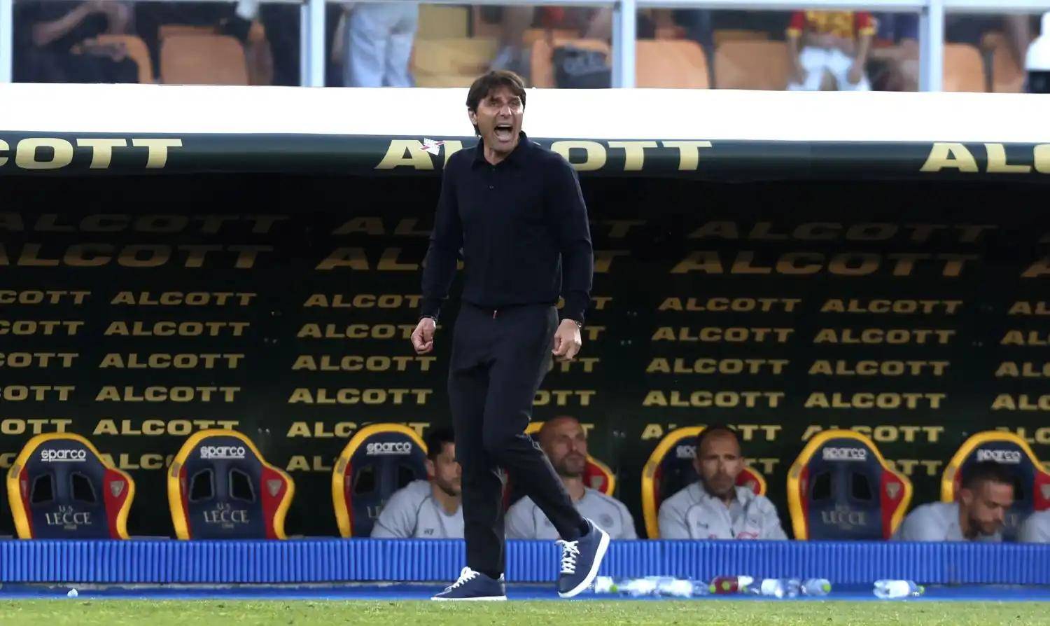 包含那不勒斯客场挑战帕尔马，追赶积分榜领先者的词条