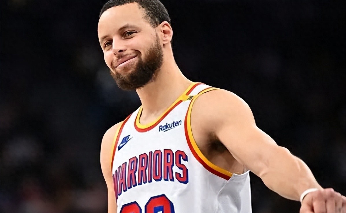 包含勇士队球星库里重回赛场，复出状态逐渐回暖的词条