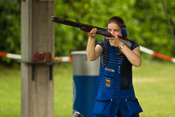 意大利射击选手获得金牌，稳定发挥