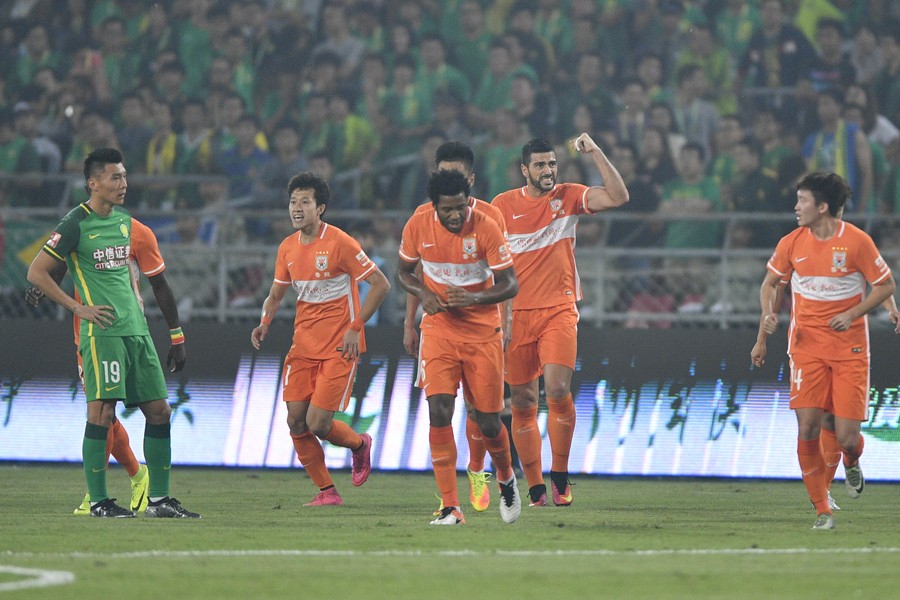 恒大门将神扑保住胜利，击败鲁能继续领跑！的简单介绍