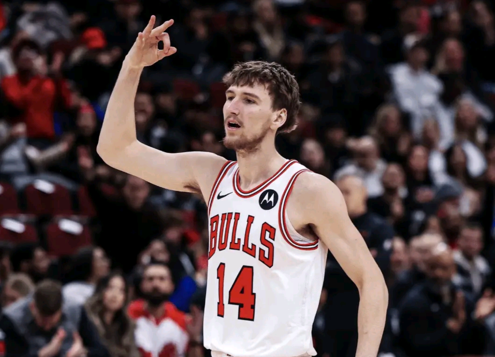 包含公牛年轻球员崭露头角，展现出巨大潜力的词条