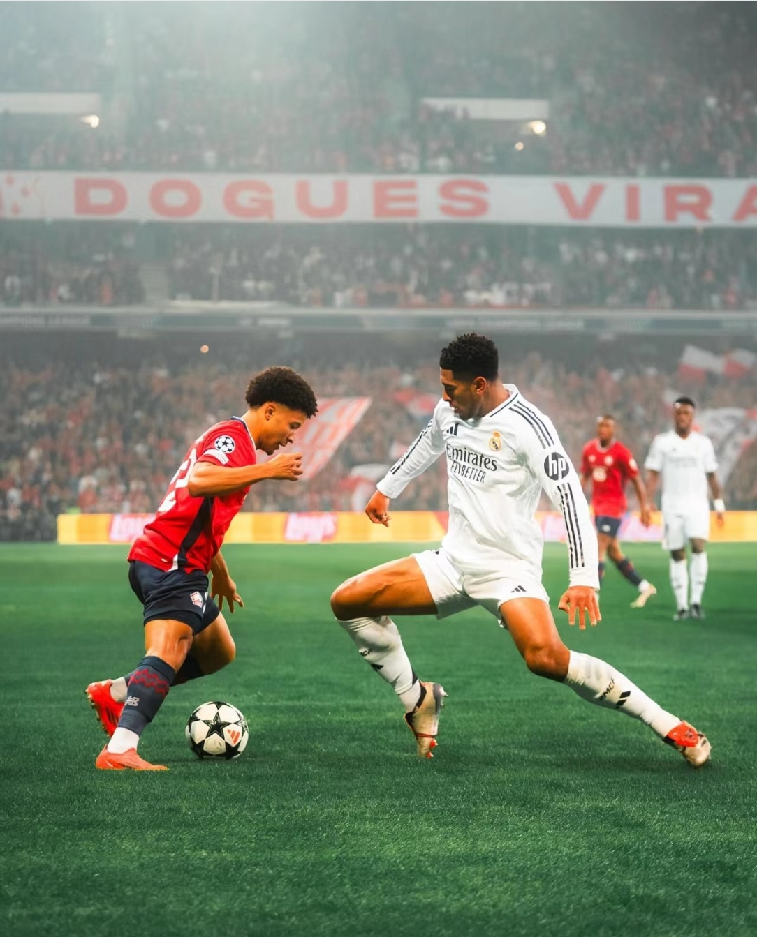 关于顶尖对抗！足球职业赛事场上飙走的信息