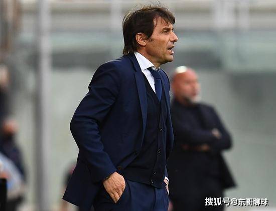 包含克罗托内客场力争逆转萨索洛保持不败的词条