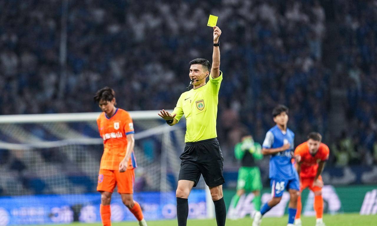 裁判代表发表看法,引发争议热议 裁判代表发表看法,引发争议热议