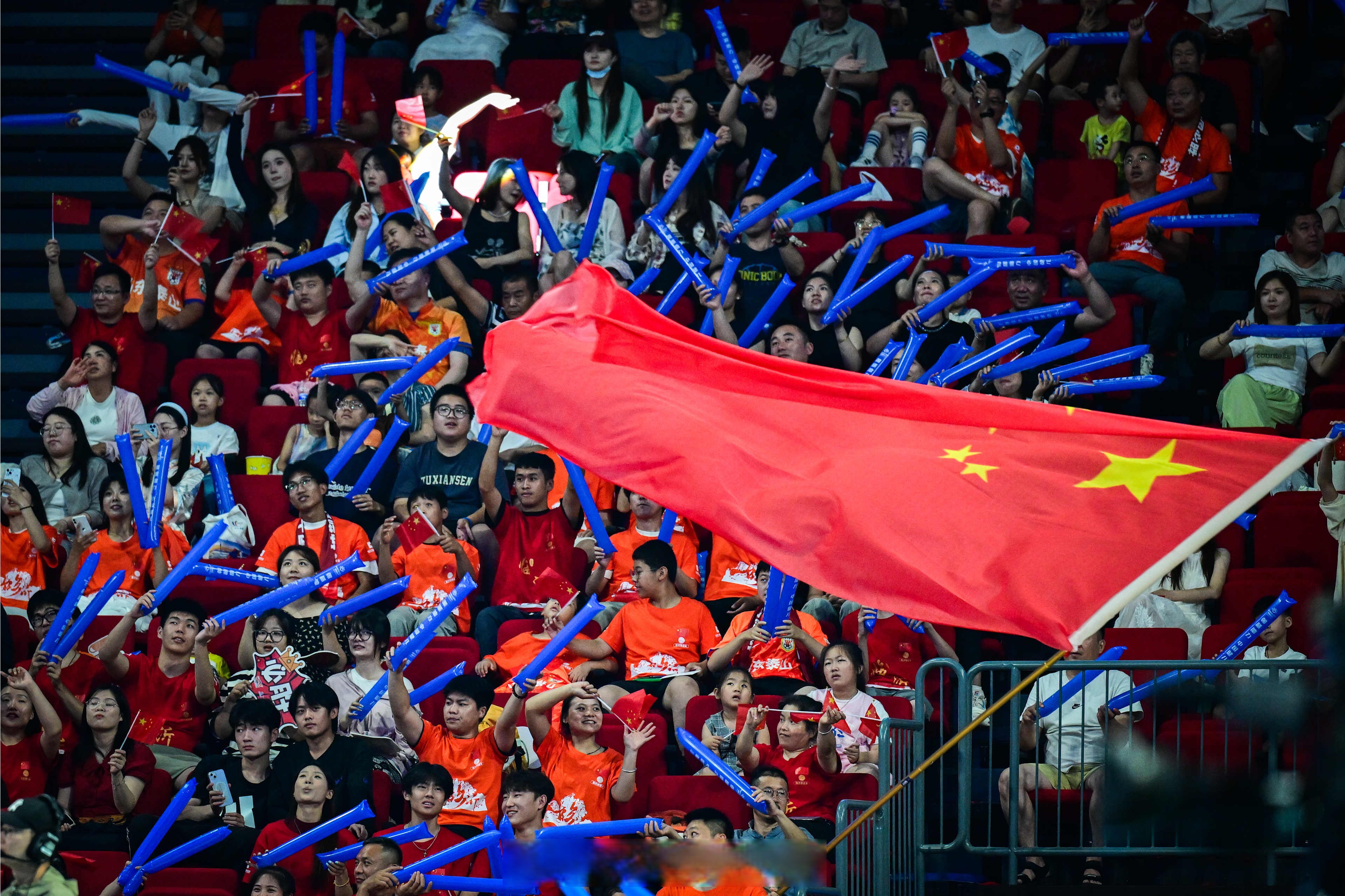 关于球队表现抢眼，备战冠军赛士气高涨的信息