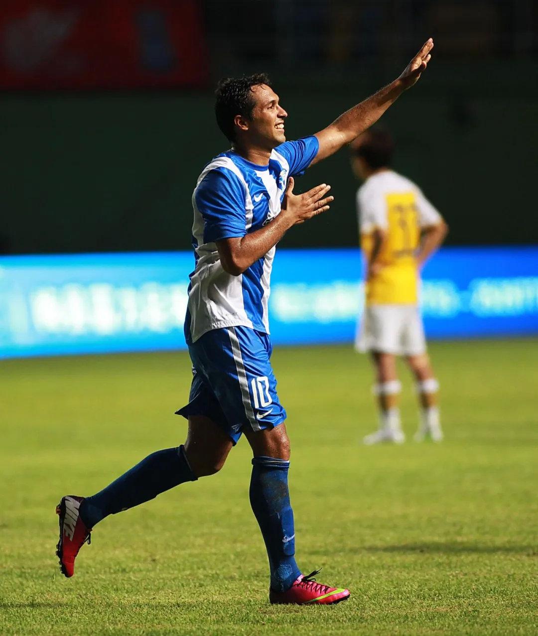 赛场风云强队争夺胜利彰显实力的简单介绍