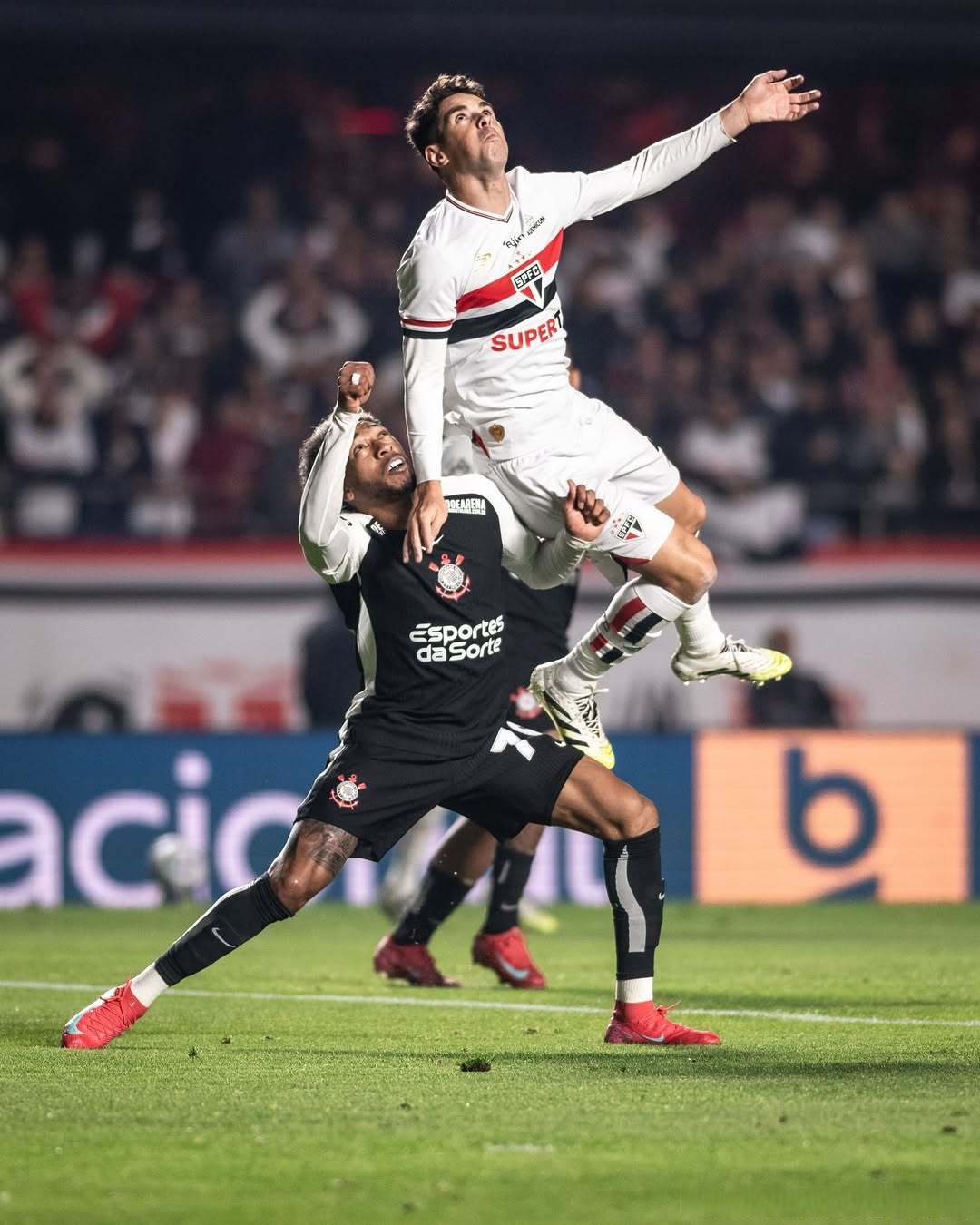 球员遭遇伤病后奋起直追，助球队成功逆袭的简单介绍