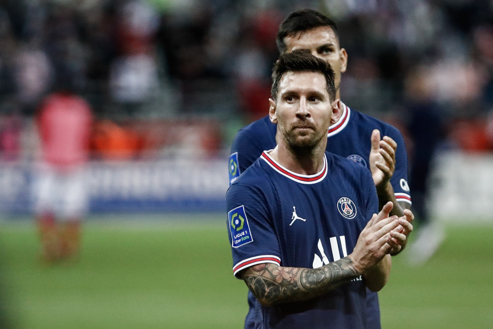 瓦朗西亚球迷热烈助威,球队客场逆转兰斯的简单介绍 瓦朗西亚球迷热烈助威,球队客场逆转兰斯的简单介绍