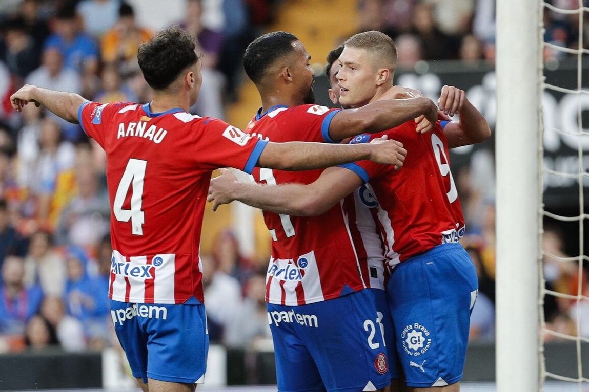 赫罗纳队员勇猛控球，打破僵局的简单介绍