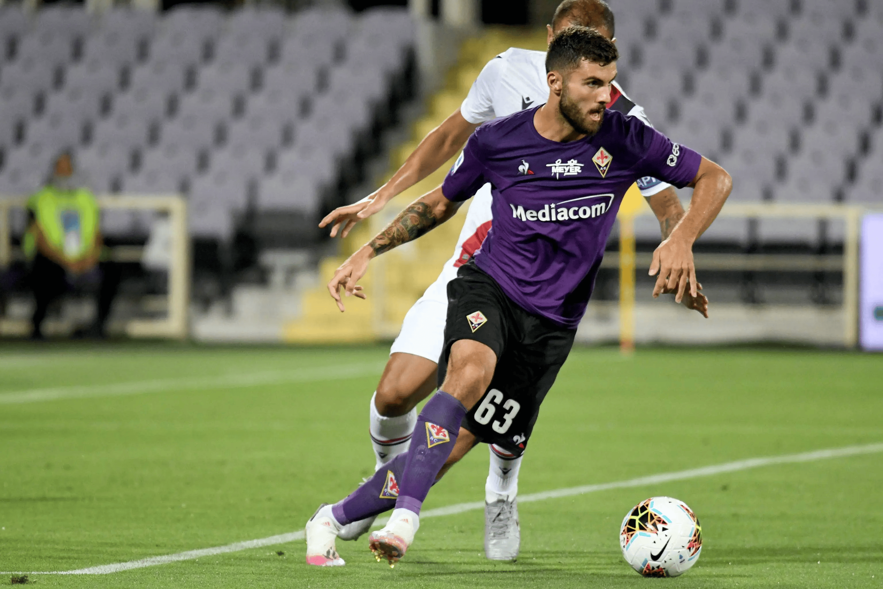 包含雷恩客场战胜佛罗伦萨，取得重要胜利的词条