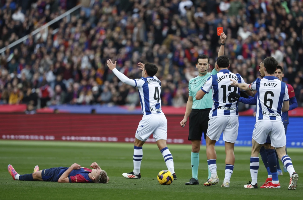 包含西班牙鏖战巴黎，马丁内利状态火热的词条