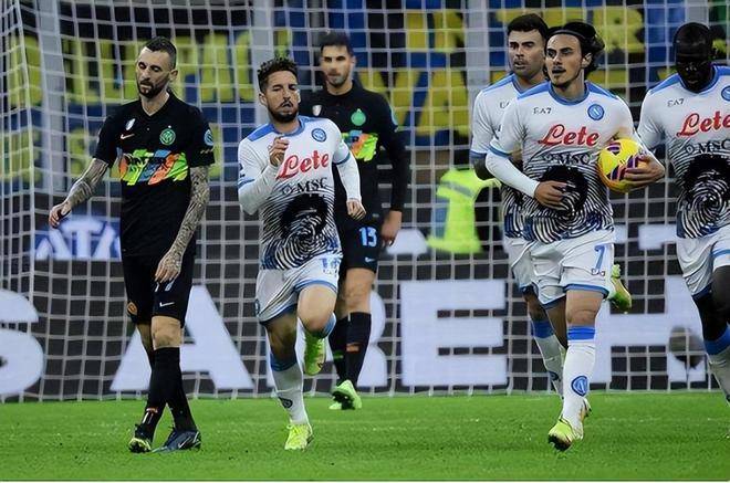 那不勒斯完胜美国，迪马利亚带队取胜