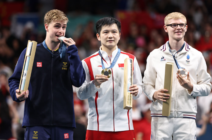 德国队轻取英格兰队，樊振东扛起全队