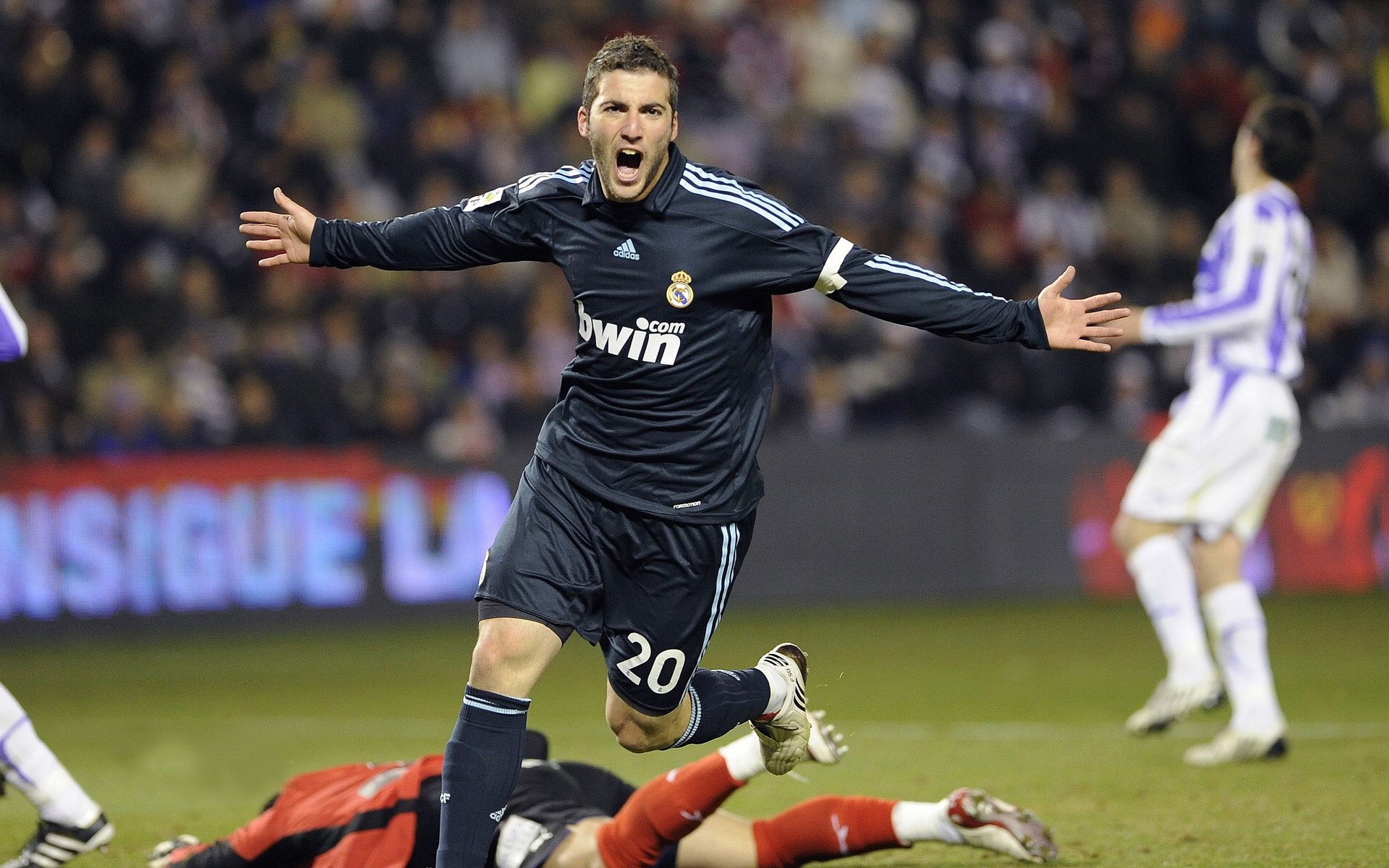 冷门与热力,当马里掀翻阿根廷,卢卡库数据爆炸背后的足球新叙事