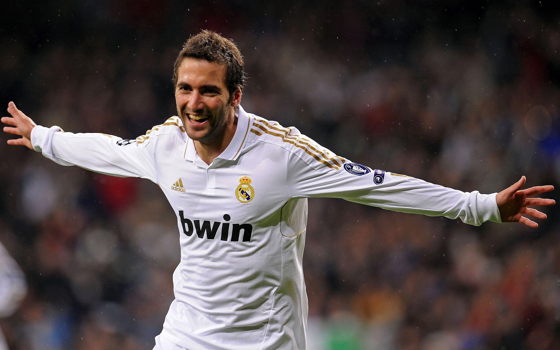 F1新赛季揭幕战之夜,马克西全程高能输出