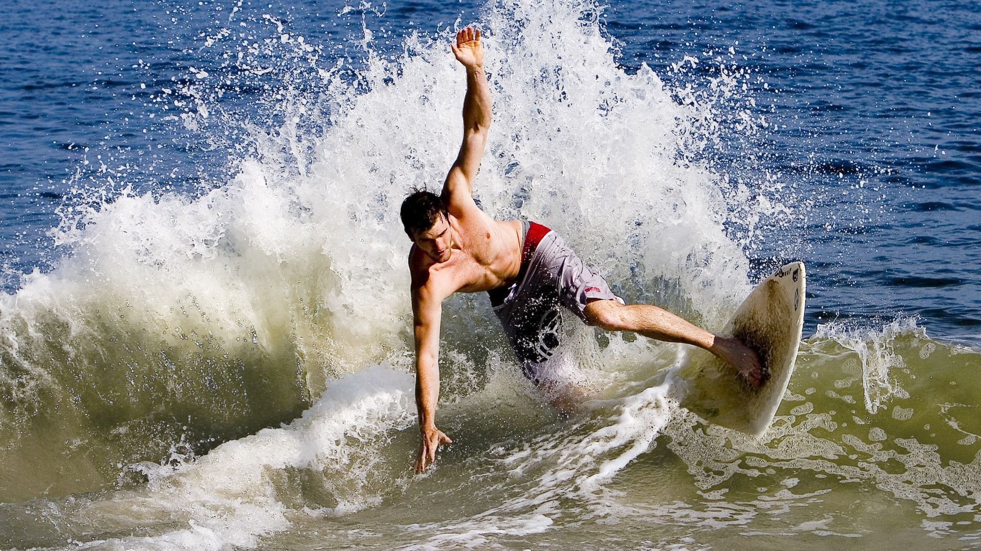 伦纳德，雄鹿对阵黄蜂的隐形节拍器，如何用节奏改写比赛？